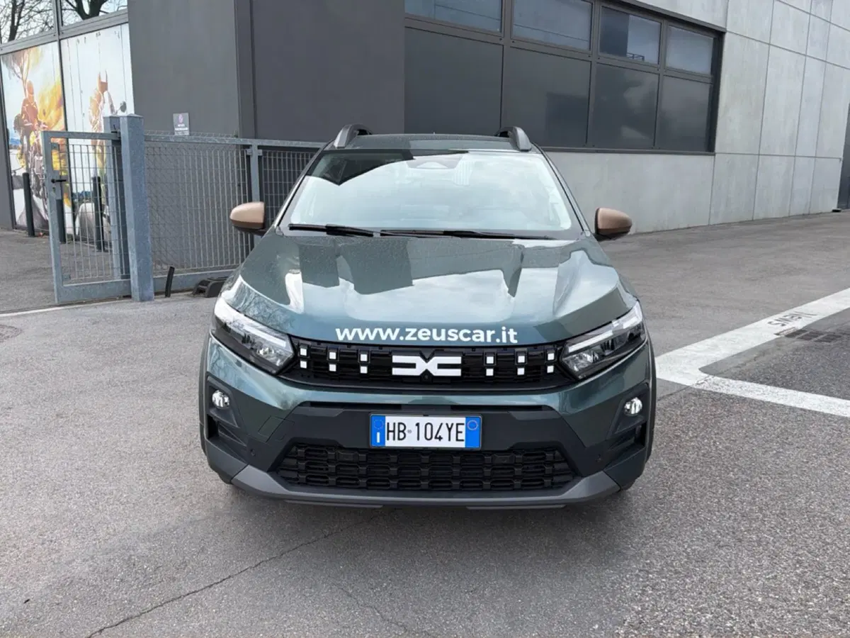 Dacia Sandero Stepway nuova a Bologna (2)