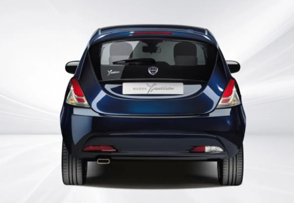 Lancia Ypsilon usata a Parma (18)