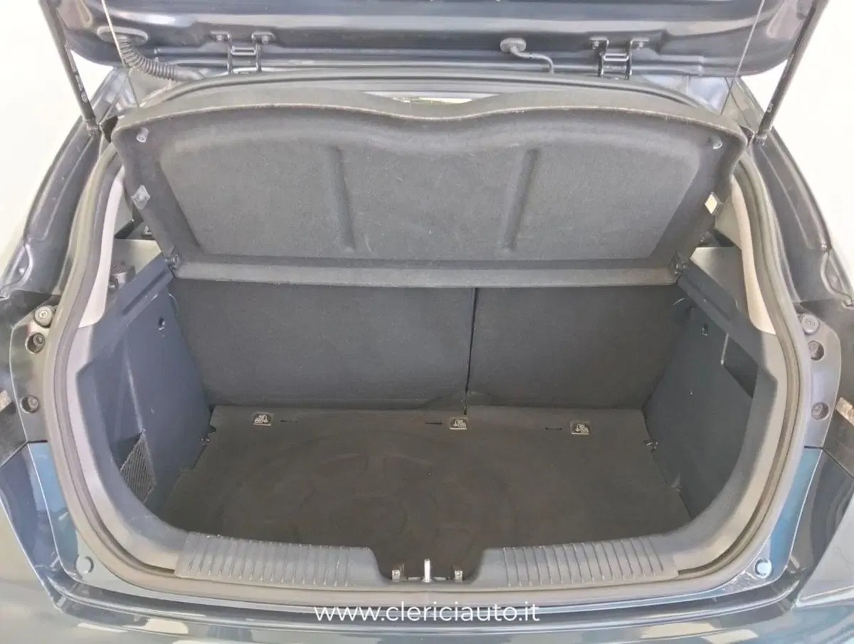 Kia Rio usata a Como (13)