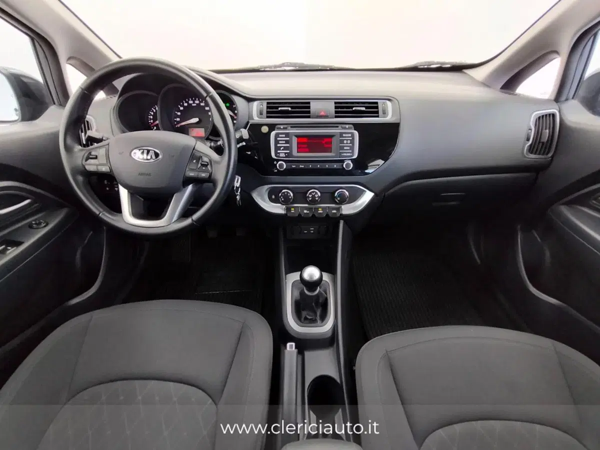 Kia Rio usata a Como (4)