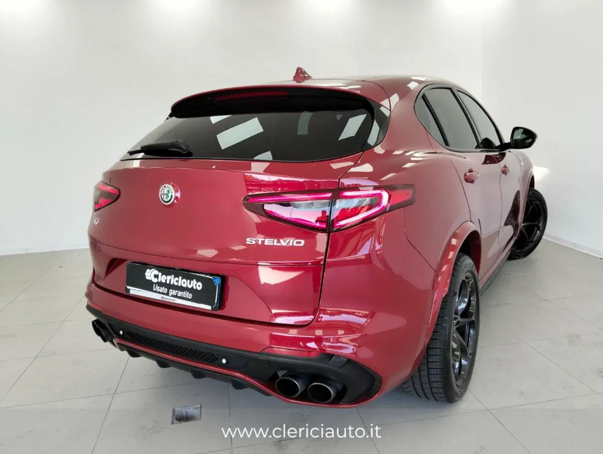 Alfa Romeo Stelvio usata a Como (2)