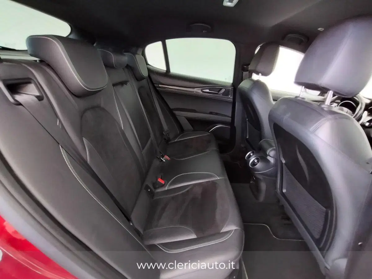 Alfa Romeo Stelvio usata a Como (6)