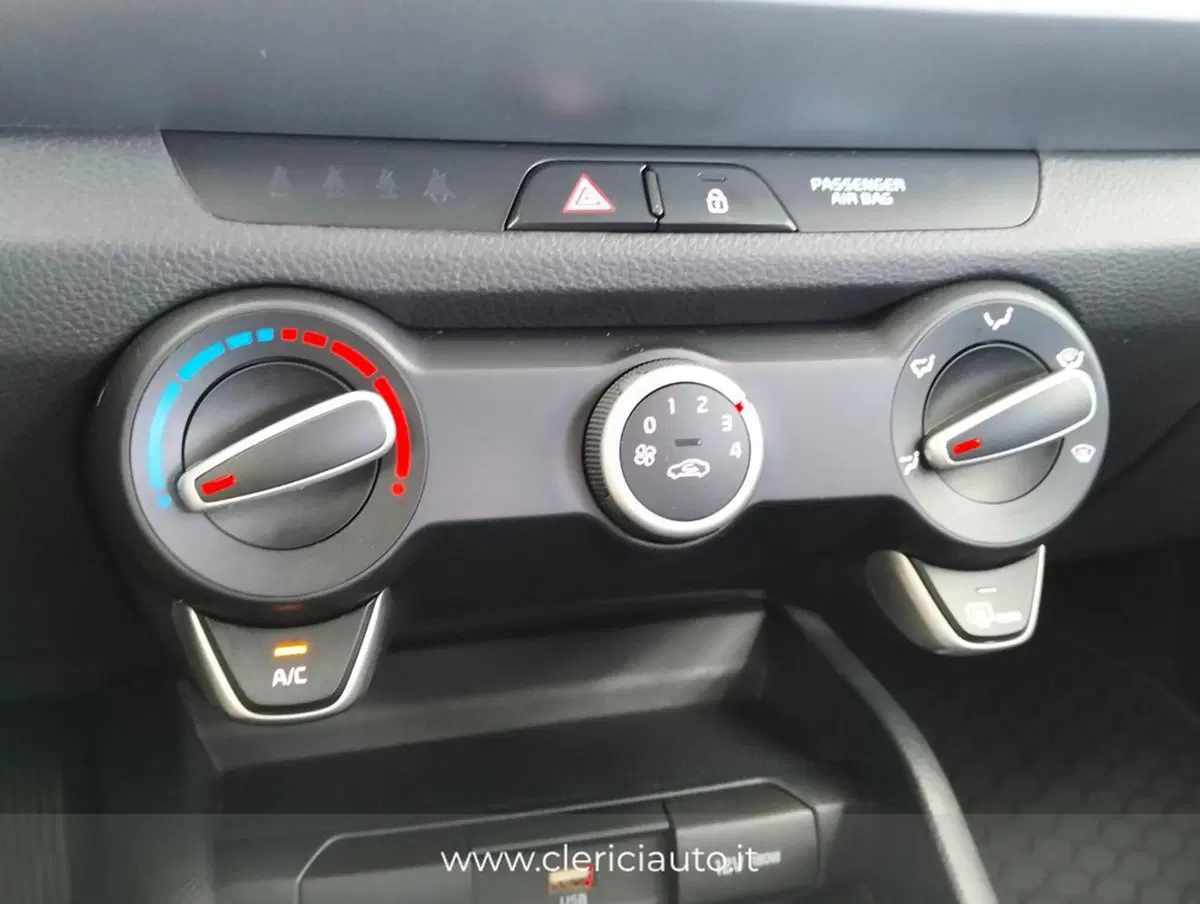 Kia Stonic usata a Como (17)
