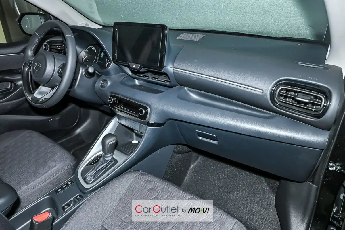 Mazda Mazda2 Hybrid nuova a Torino (9)