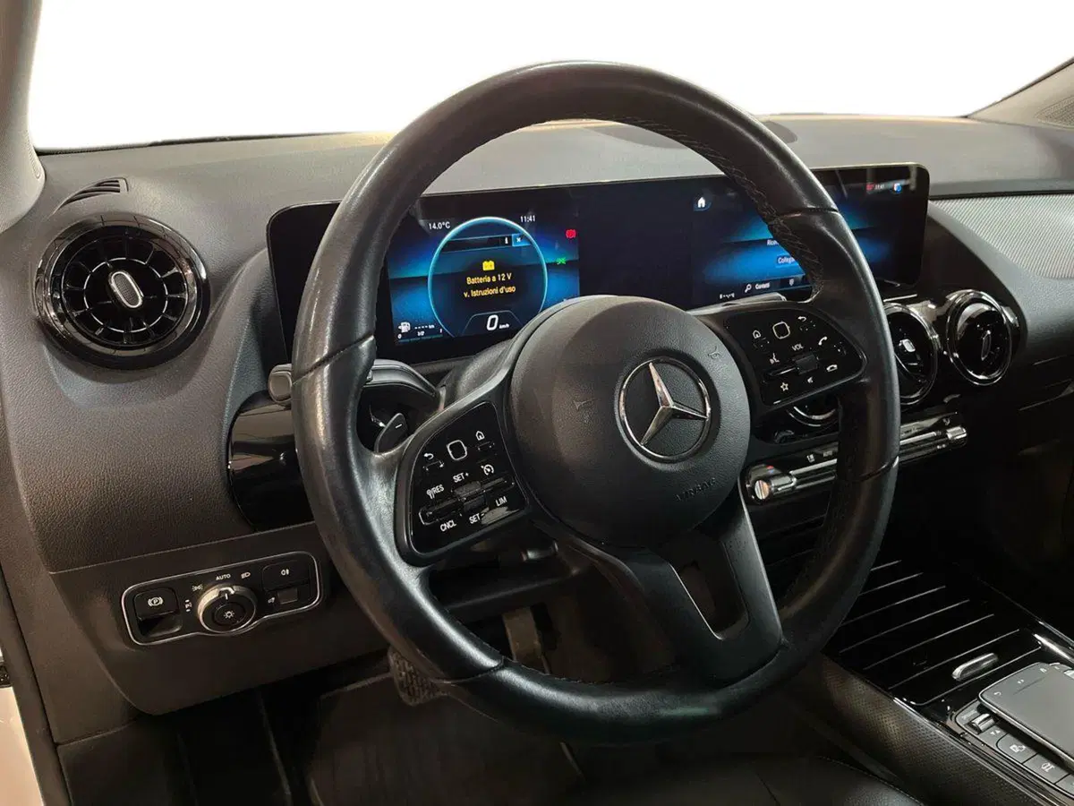 Mercedes-Benz GLA SUV usata a Bari (10)