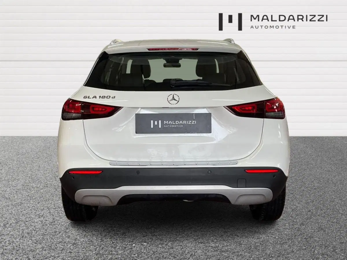 Mercedes-Benz GLA SUV usata a Bari (3)