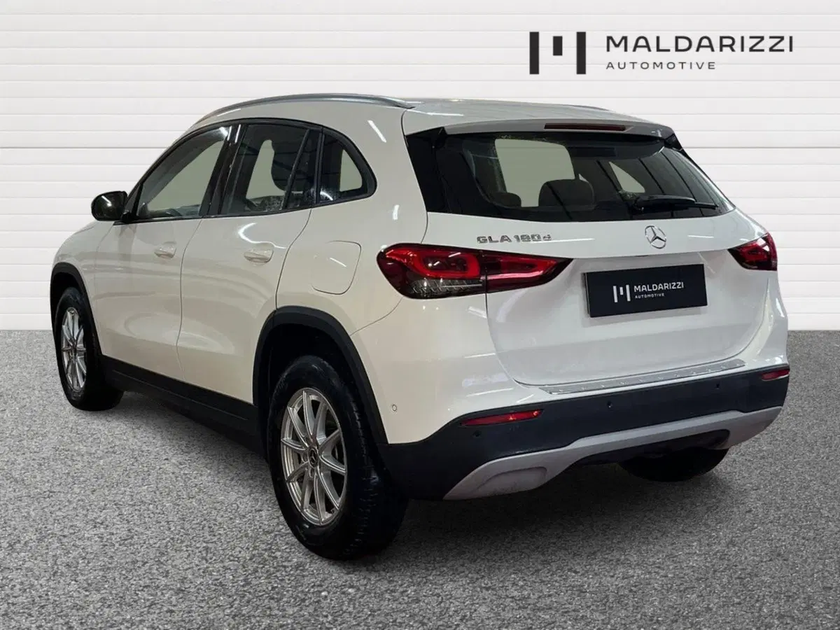 Mercedes-Benz GLA SUV usata a Bari (4)