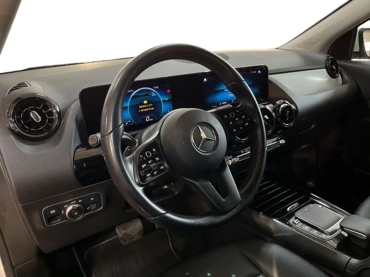 Mercedes-Benz GLA SUV usata a Bari (8)