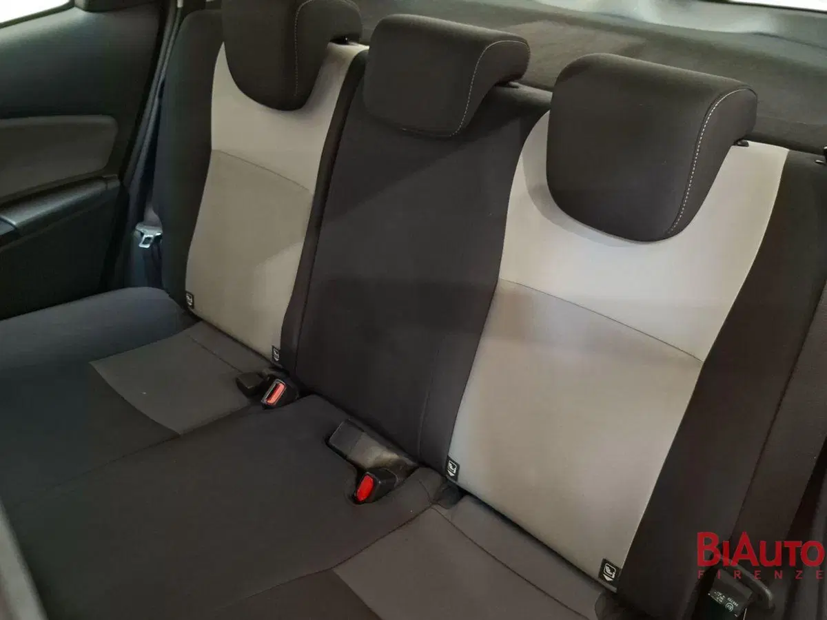 Toyota Yaris usata a Firenze (11)