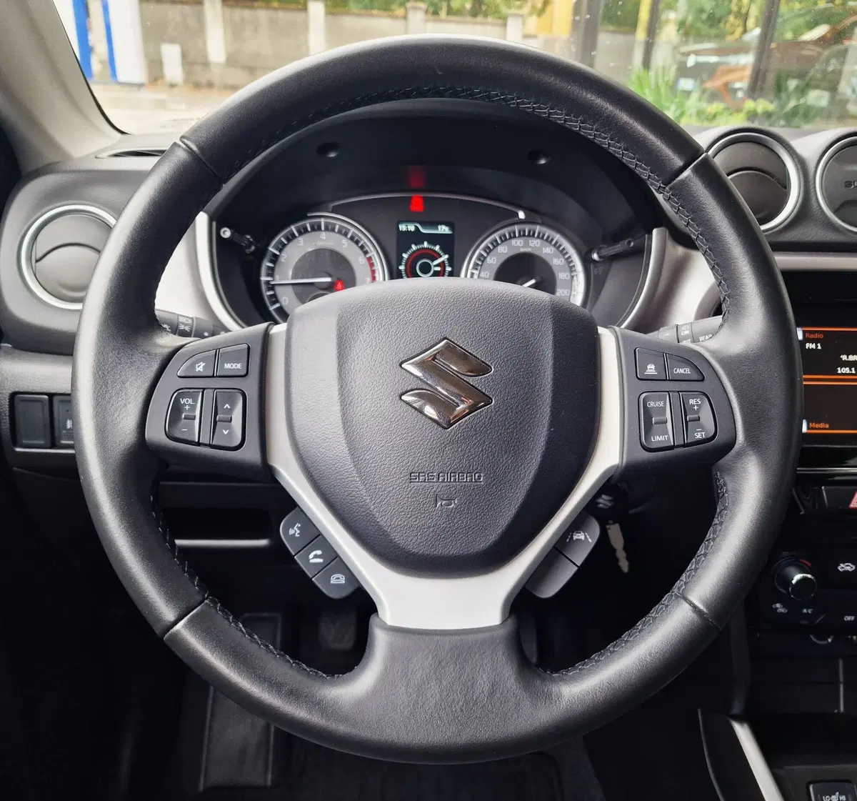 Suzuki Vitara usata a Milano (10)