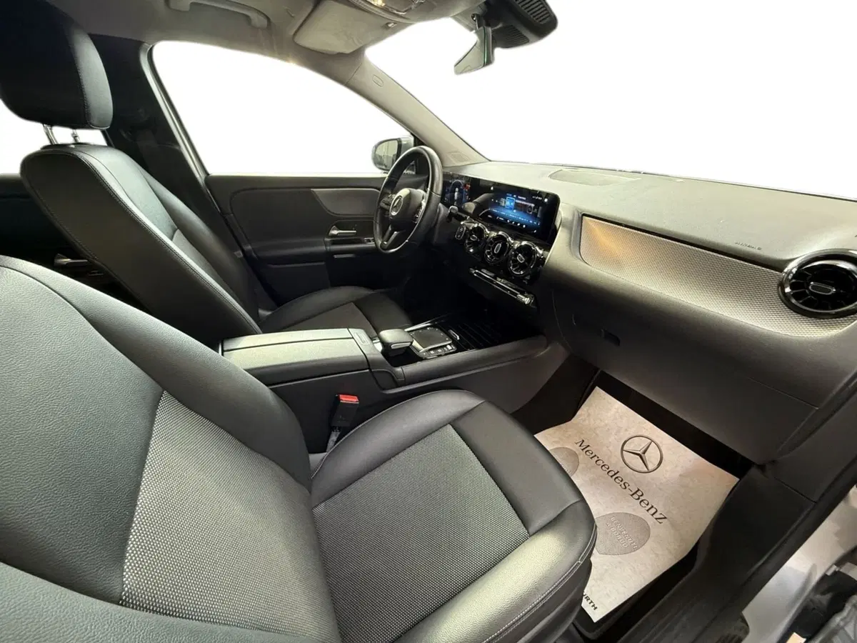 Mercedes-Benz GLA SUV usata a Napoli (12)