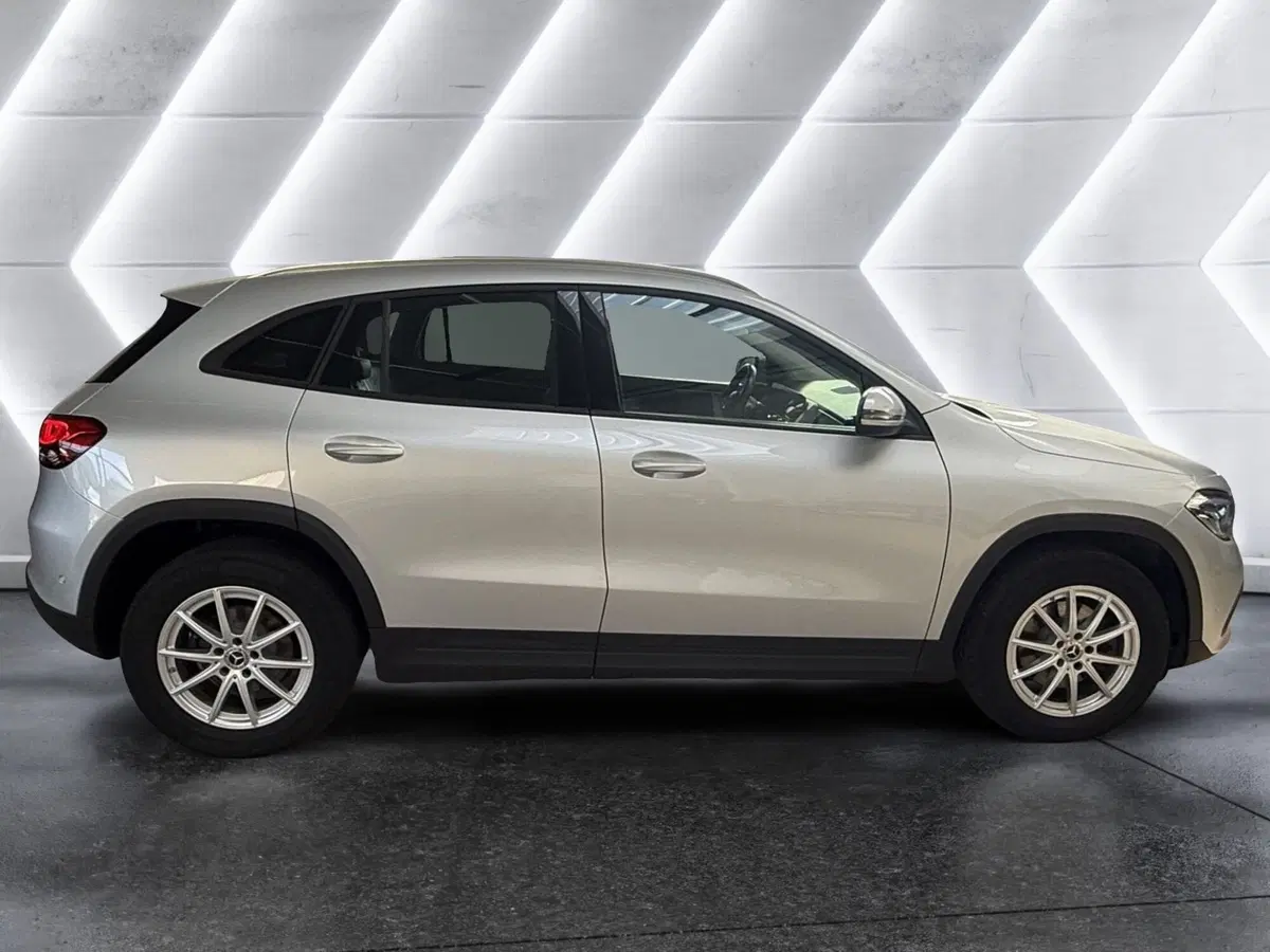 Mercedes-Benz GLA SUV usata a Napoli (4)