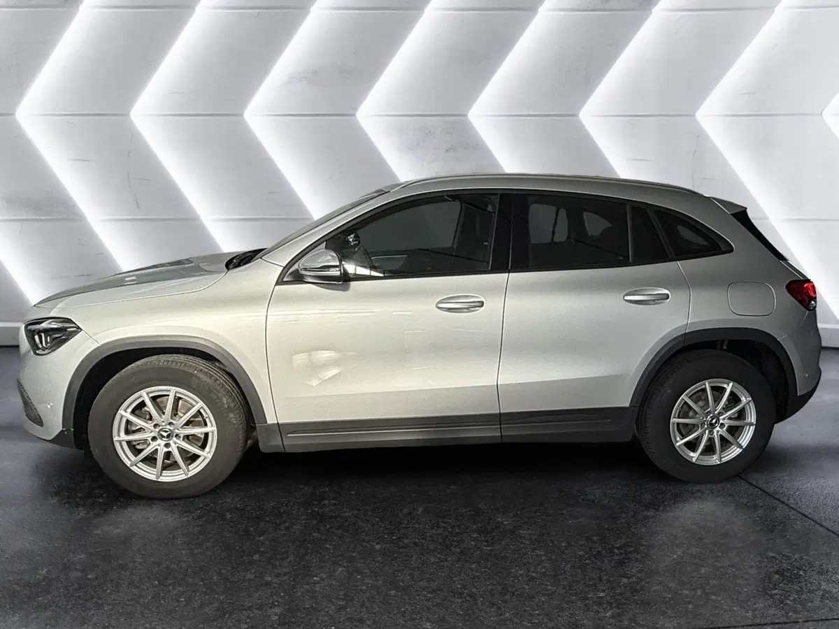 Mercedes-Benz GLA SUV usata a Napoli (5)