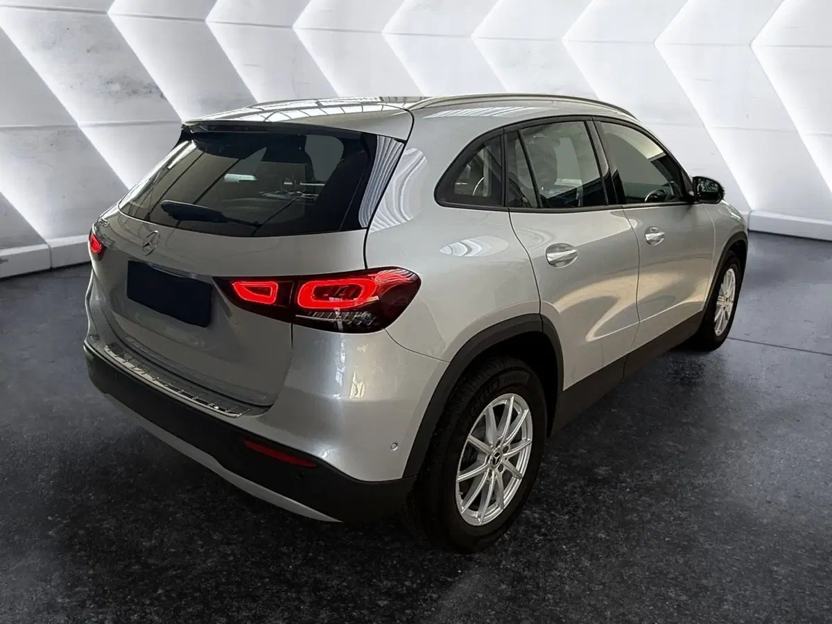 Mercedes-Benz GLA SUV usata a Napoli (6)
