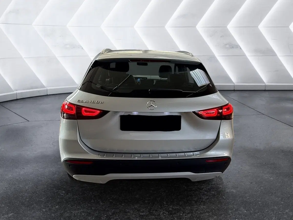 Mercedes-Benz GLA SUV usata a Napoli (8)