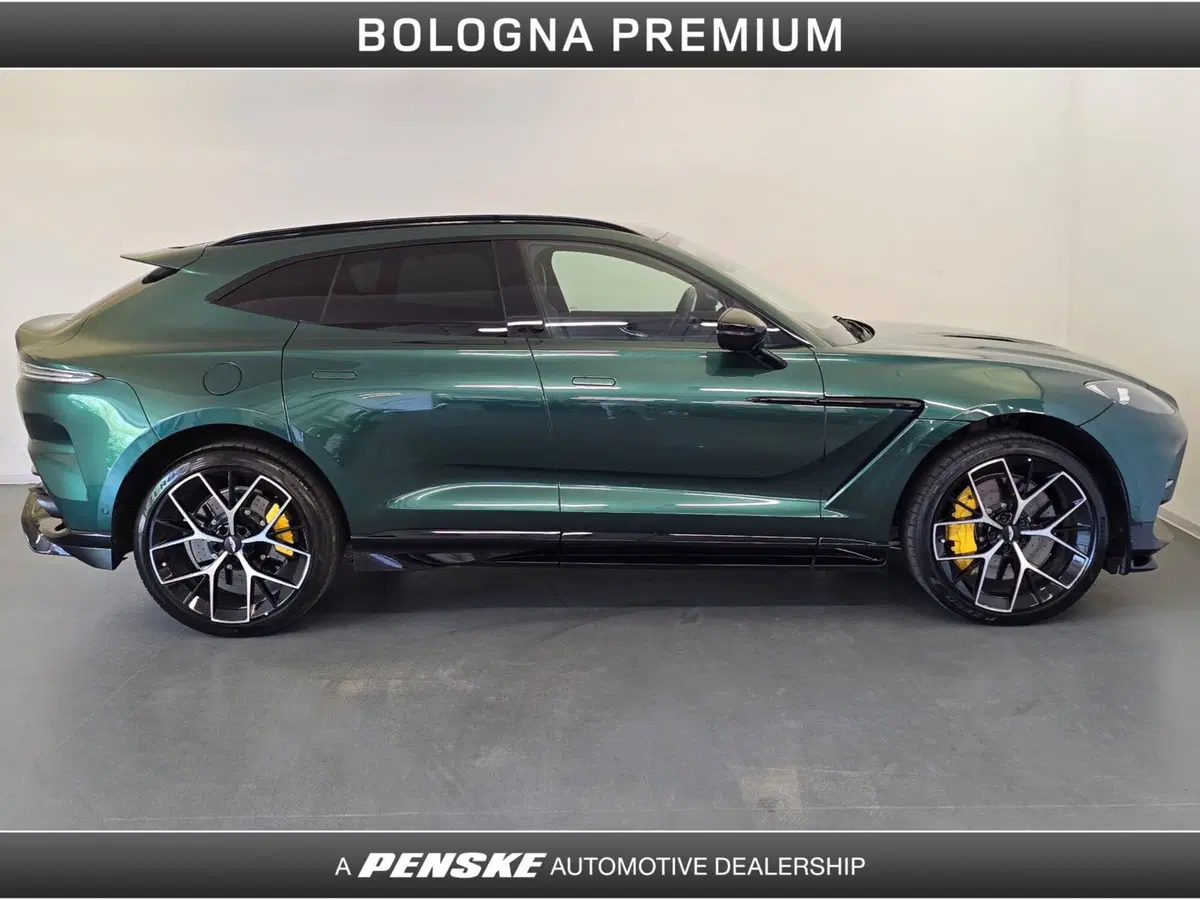 Aston Martin DBX usata a Bologna (6)