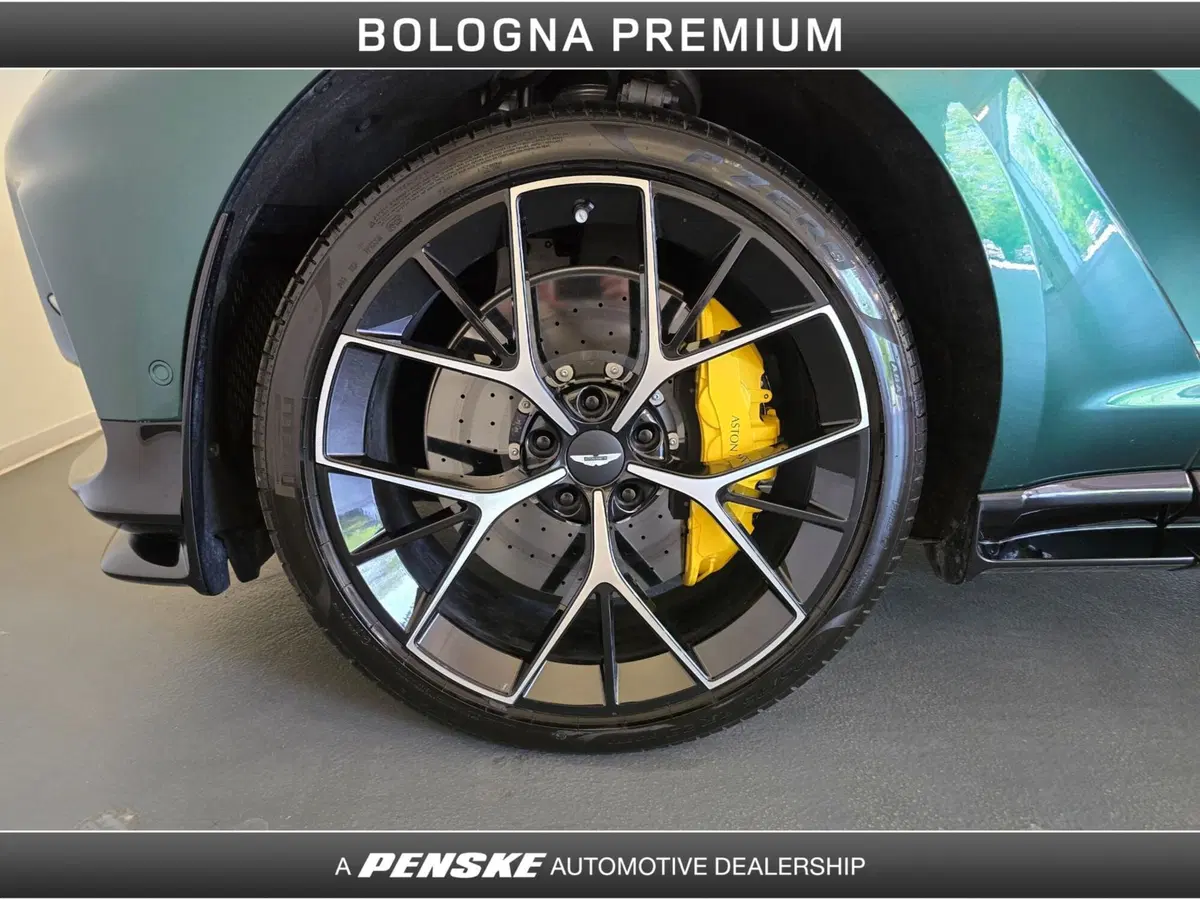 Aston Martin DBX usata a Bologna (9)
