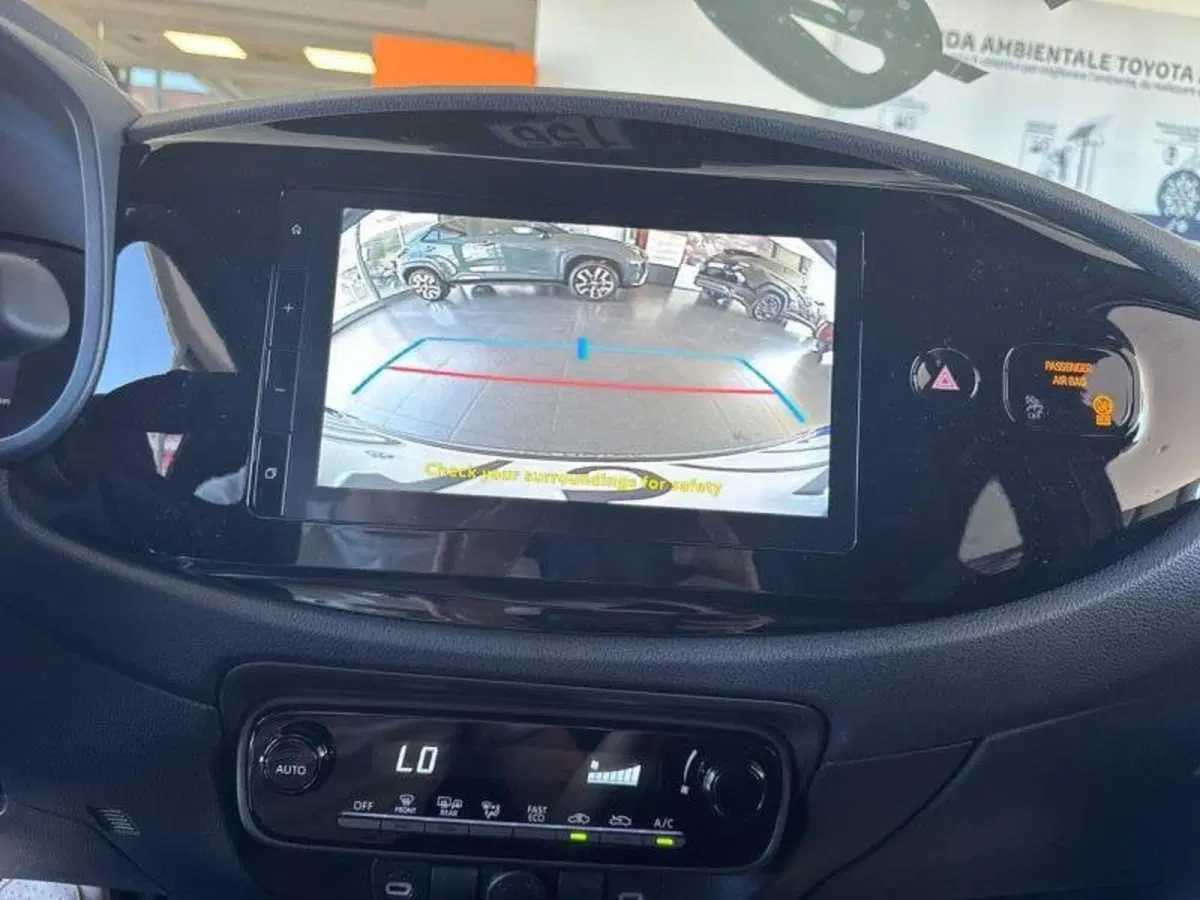 Toyota Aygo X nuova a Perugia (9)