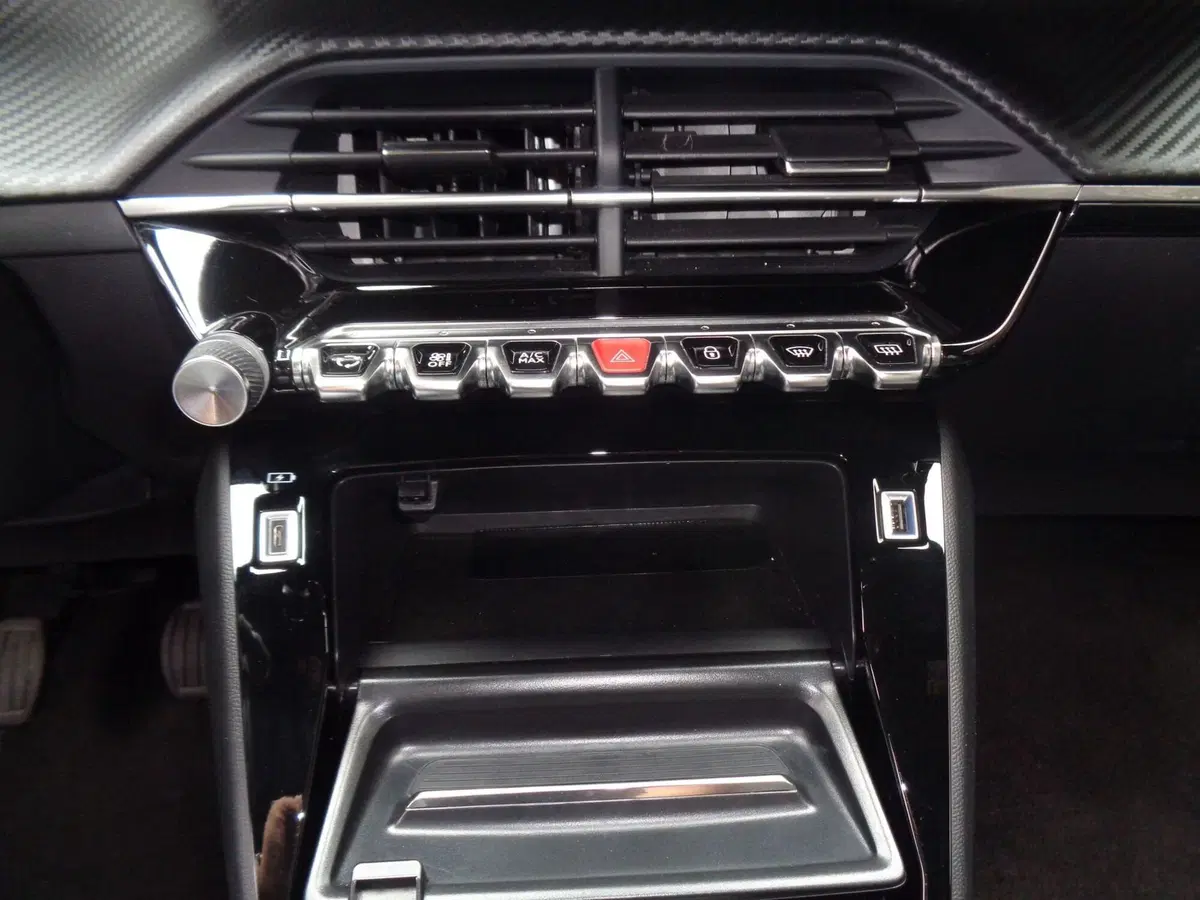 Peugeot 2008 usata a Treviso (16)