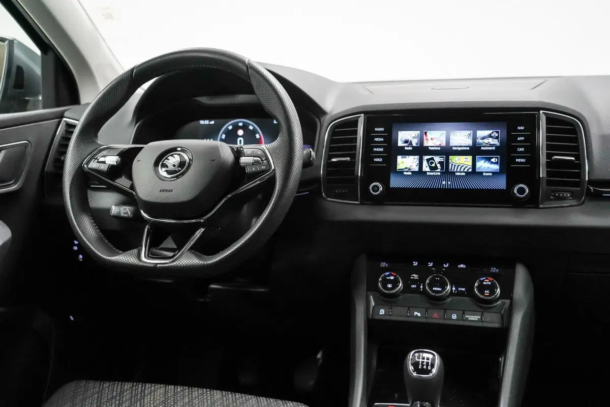 Skoda Karoq usata a Varese (11)