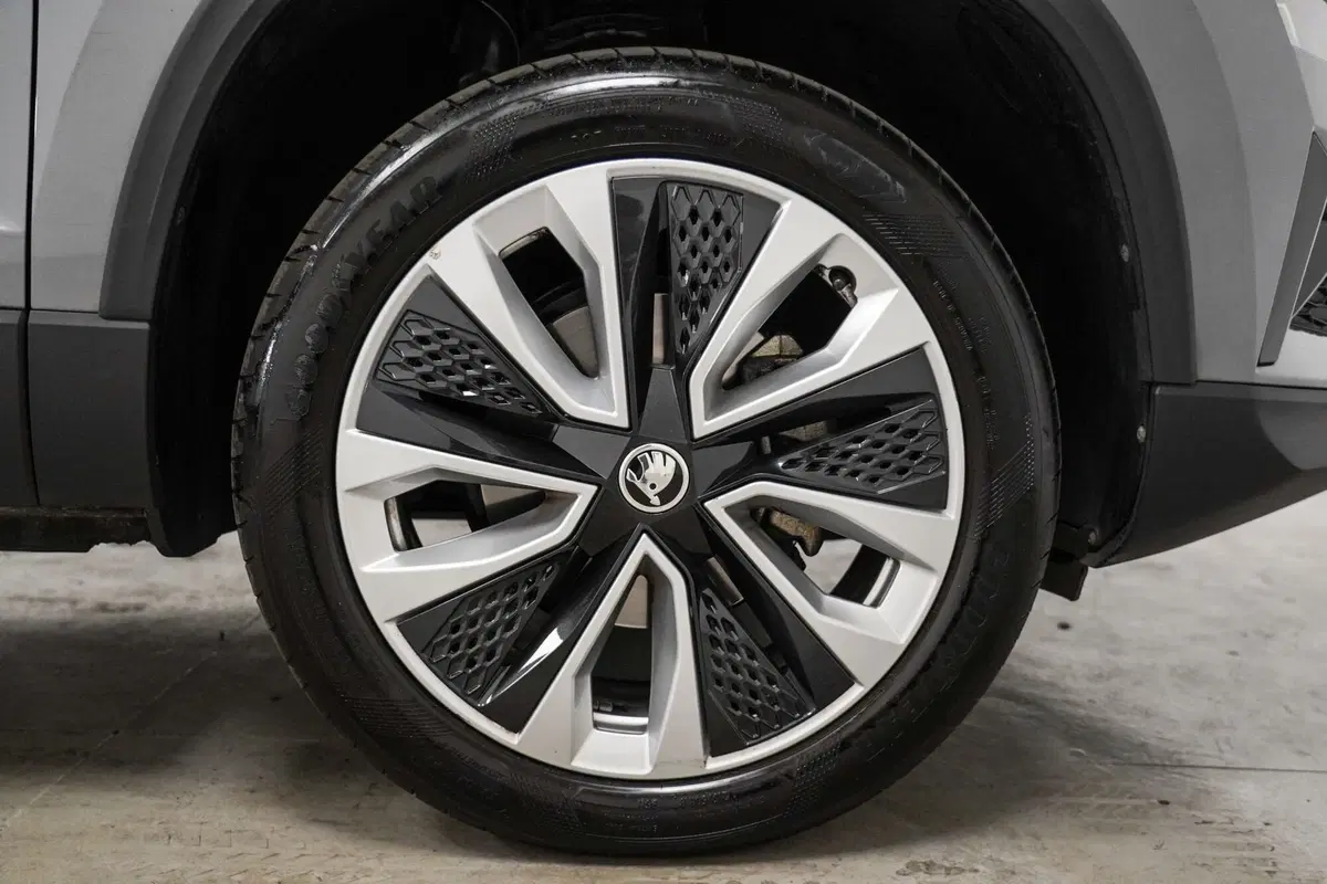 Skoda Karoq usata a Varese (7)
