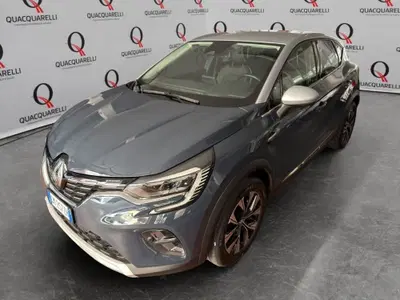 Renault Captur 1.0 tce Techno 90cv del 2023 usata a Milano