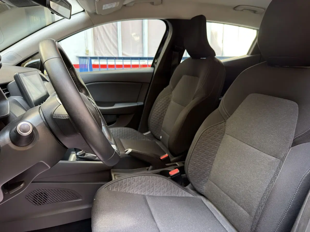 Renault Clio usata a Milano (15)