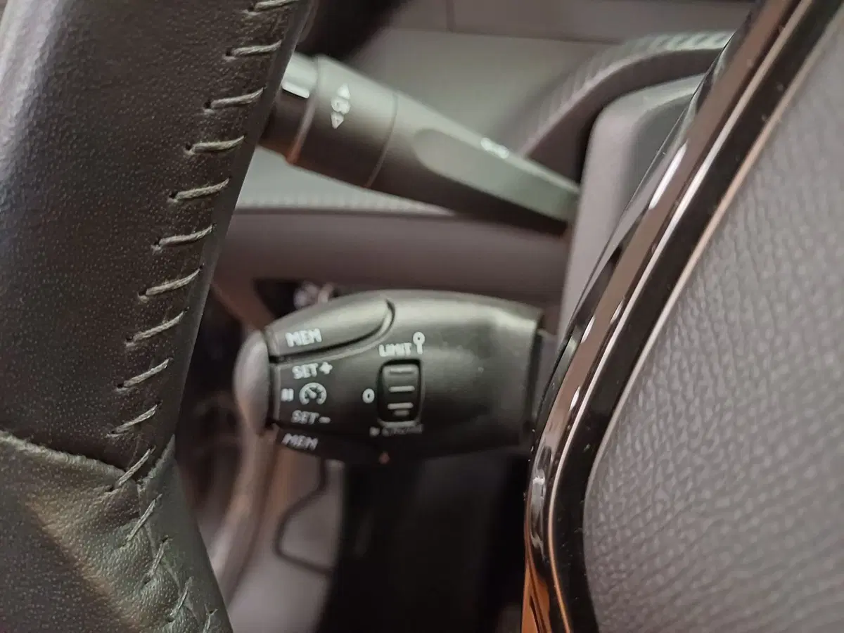Peugeot 208 usata a Salerno (11)