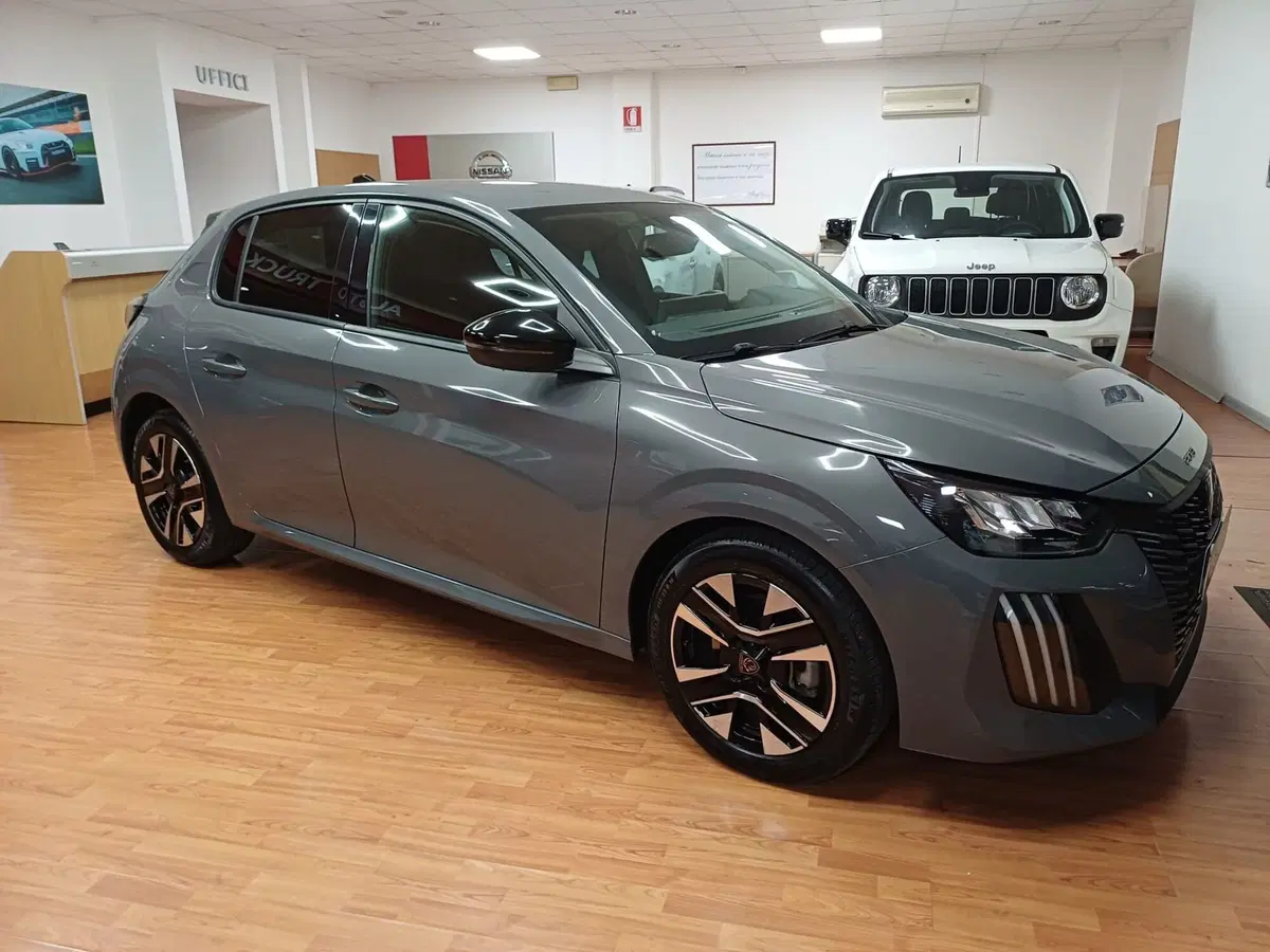 Peugeot 208 usata a Salerno (9)