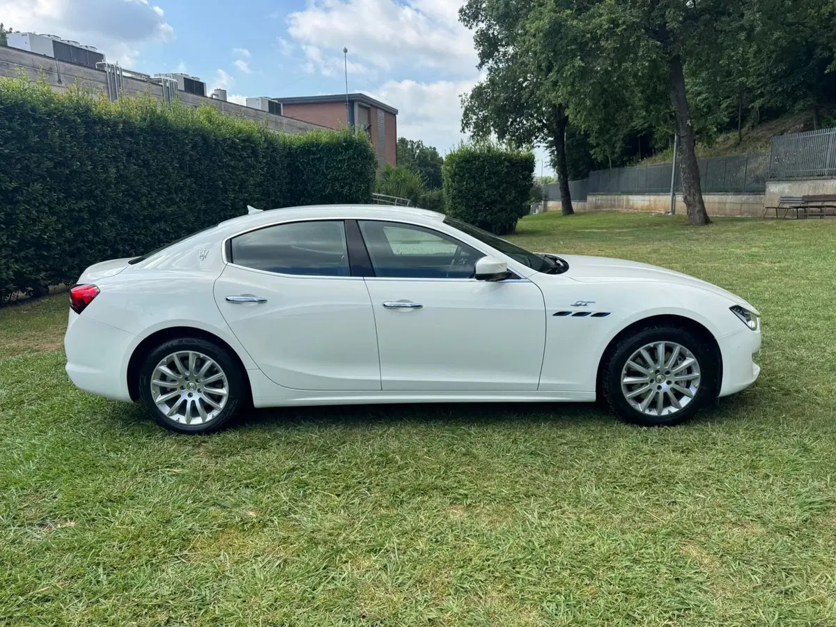 Maserati Ghibli usata a Salerno (14)