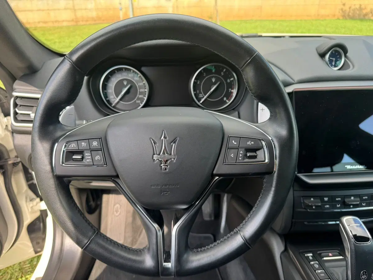 Maserati Ghibli usata a Salerno (17)