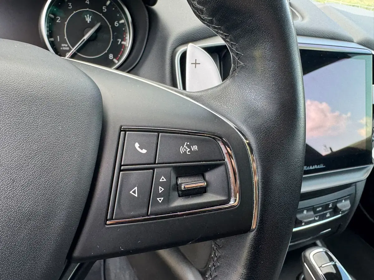 Maserati Ghibli usata a Salerno (19)