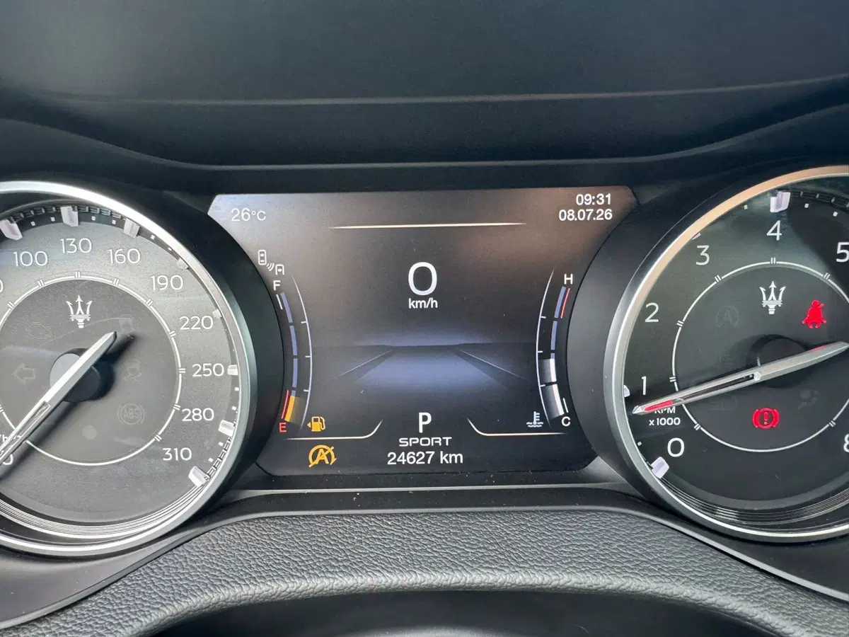 Maserati Ghibli usata a Salerno (20)