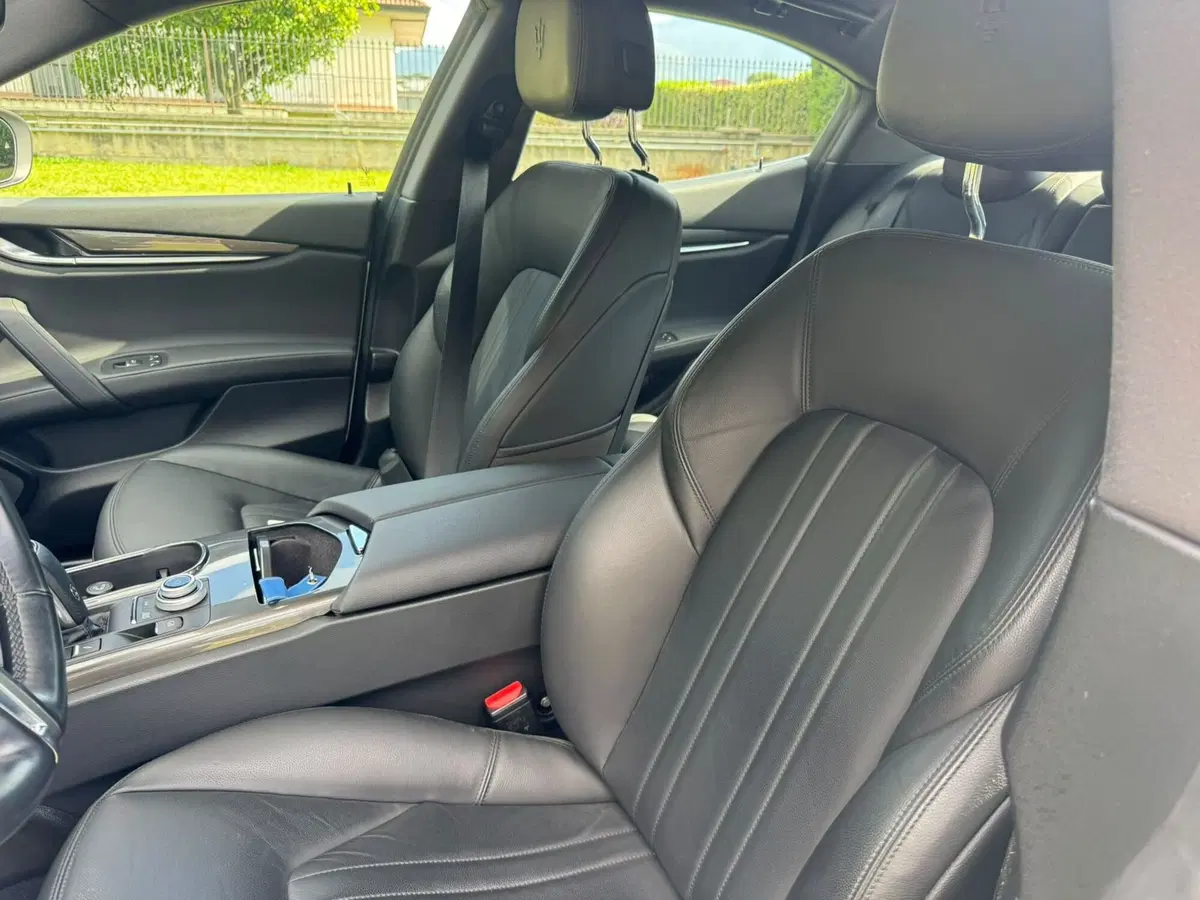 Maserati Ghibli usata a Salerno (6)
