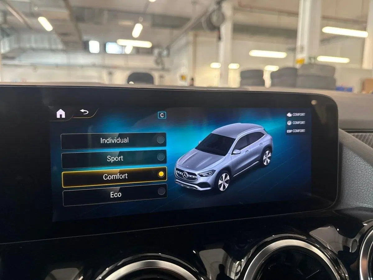 Mercedes-Benz GLA SUV usata a Prato (20)