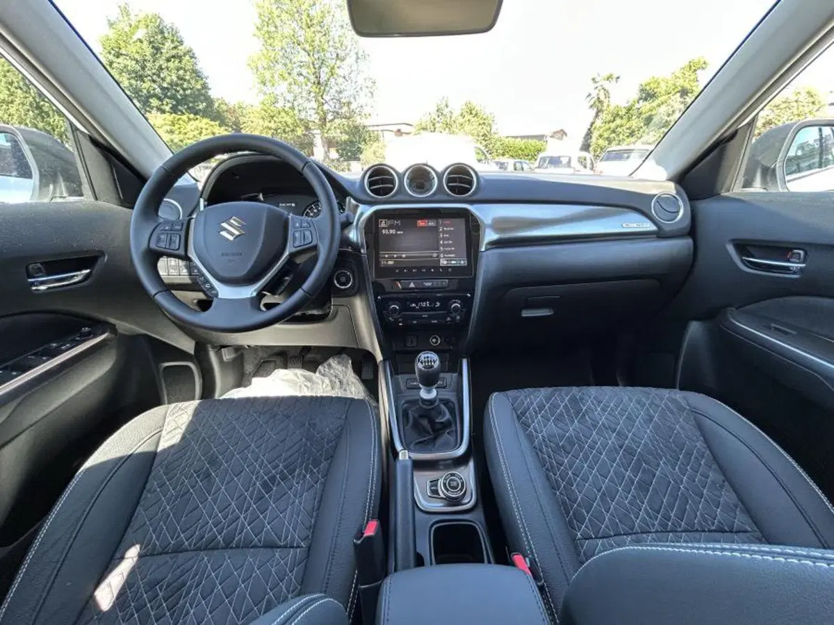 Suzuki Vitara nuova a Cuneo (9)