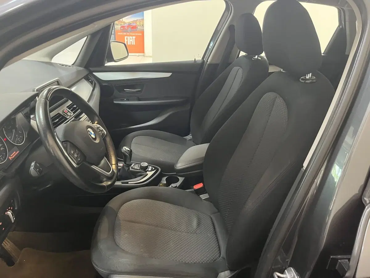 BMW Serie 2 Active Tourer usata a Lucca (11)