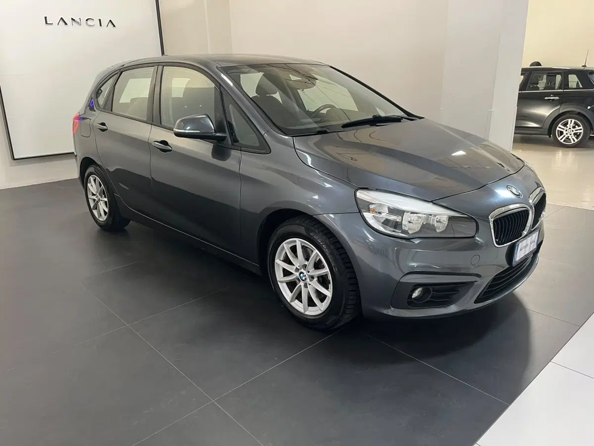 BMW Serie 2 Active Tourer usata a Lucca (3)