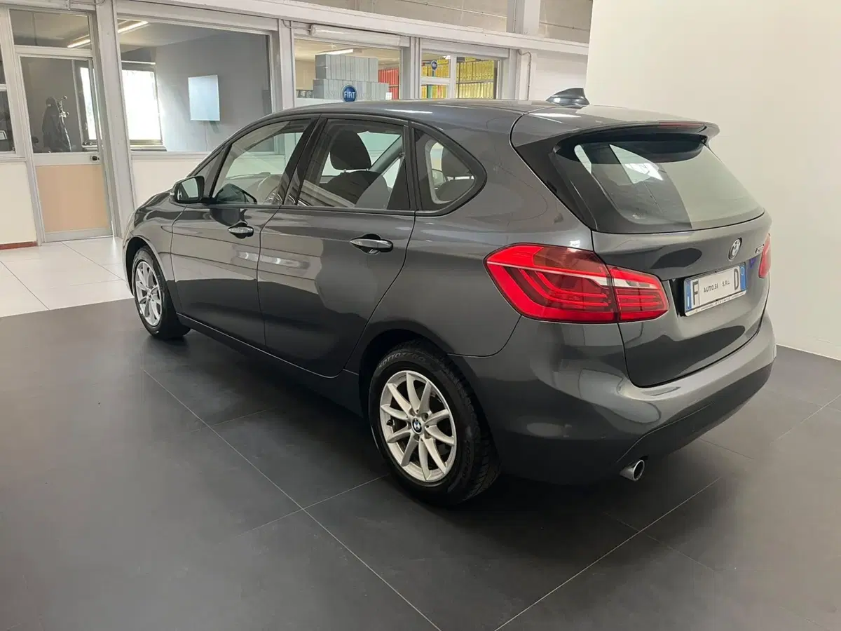 BMW Serie 2 Active Tourer usata a Lucca (6)