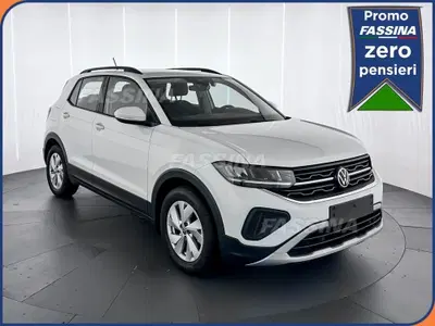 Volkswagen T-Cross 1.0 tsi Life 95cv del 2024 usata a Milano
