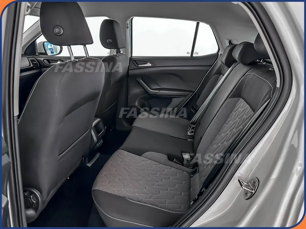 Volkswagen T-Cross usata a Milano (10)