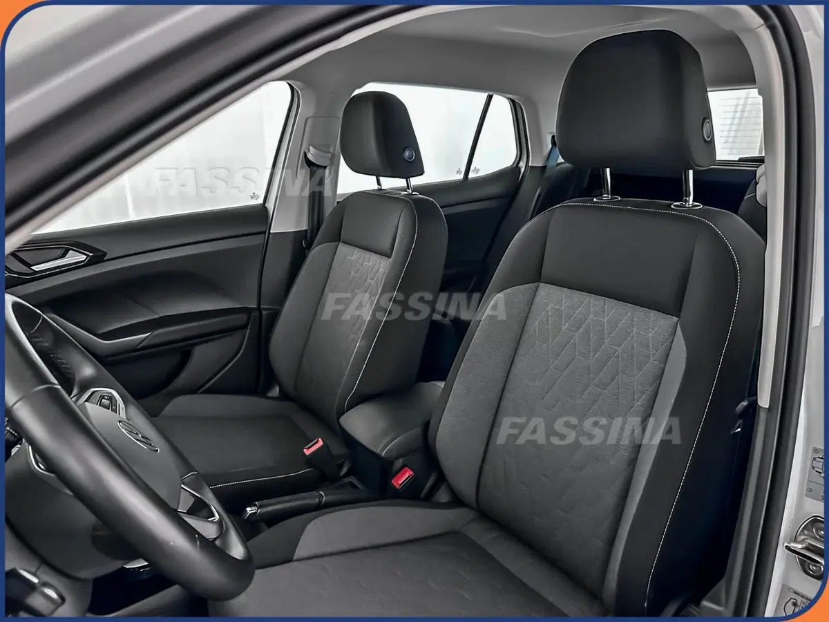 Volkswagen T-Cross usata a Milano (8)