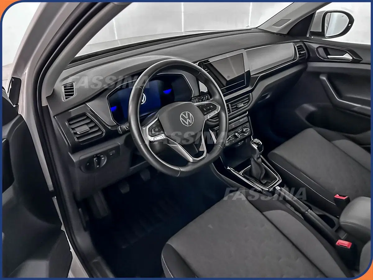 Volkswagen T-Cross usata a Milano (9)