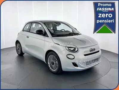 Fiat 500 1.0 hybrid Icon nuova a Milano