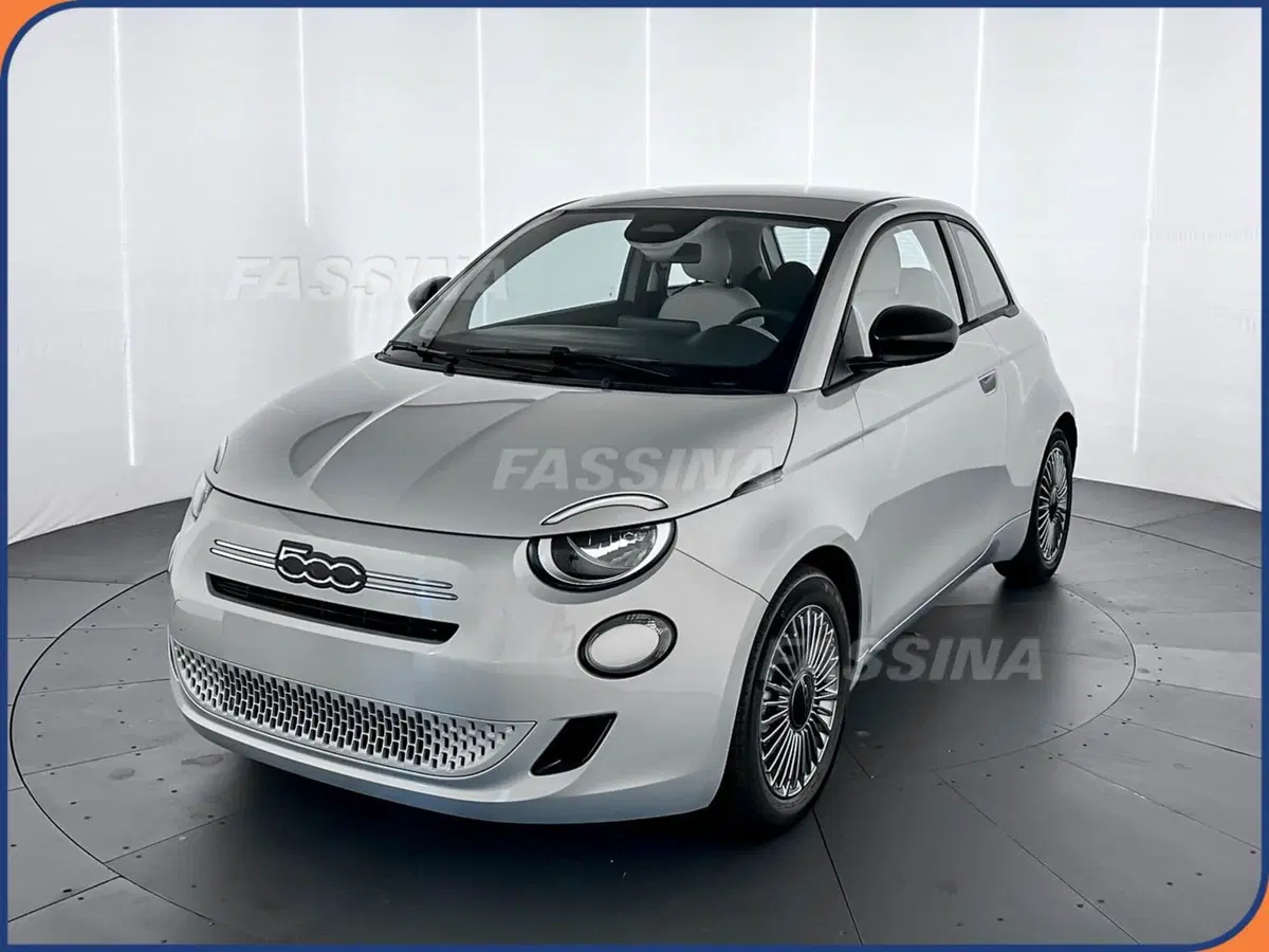 Fiat 500 nuova a Milano (3)