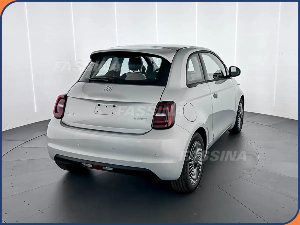 Fiat 500 nuova a Milano (6)