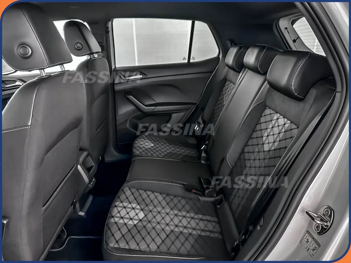 Volkswagen T-Cross nuova a Milano (10)