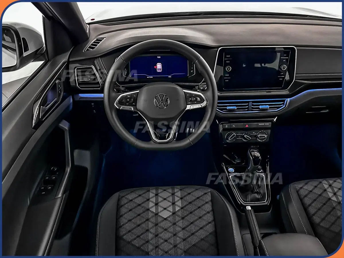 Volkswagen T-Cross nuova a Milano (11)