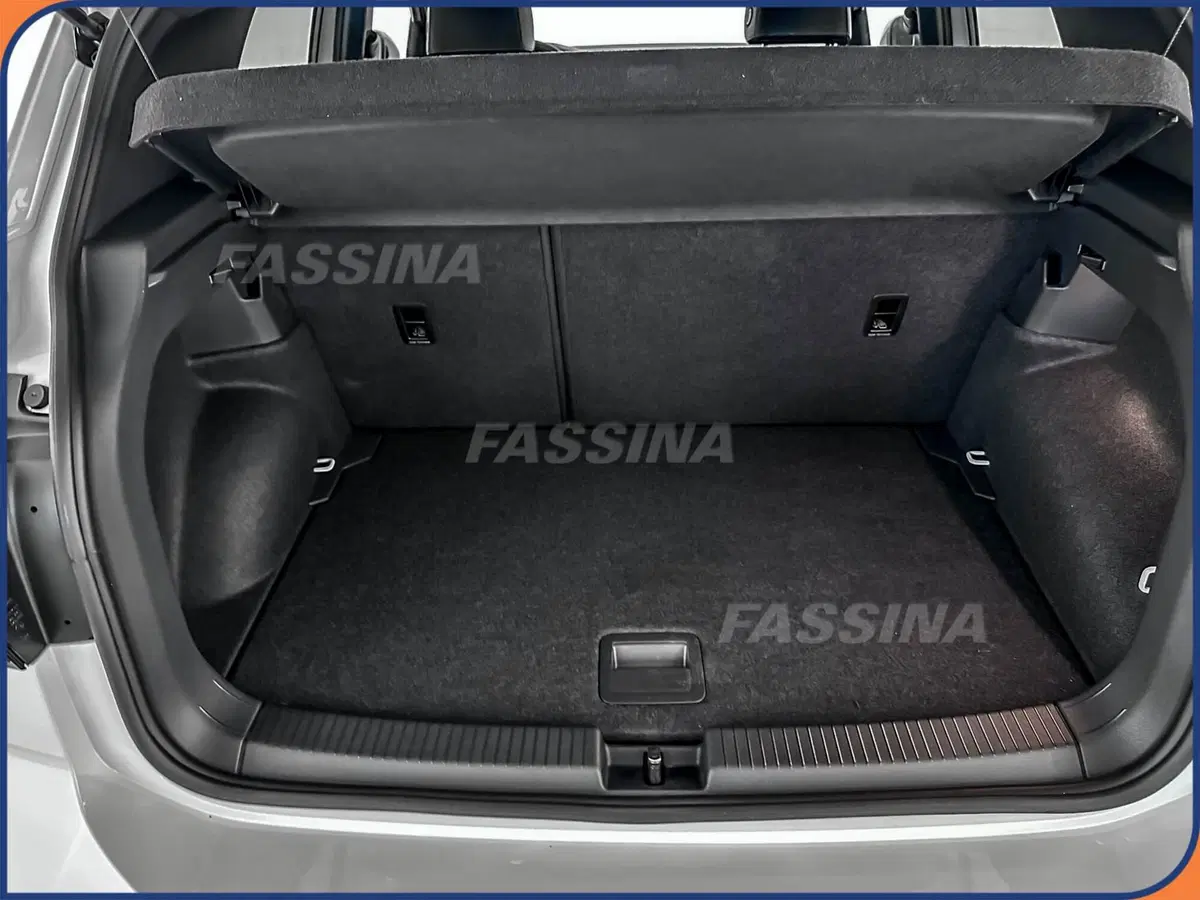 Volkswagen T-Cross nuova a Milano (12)