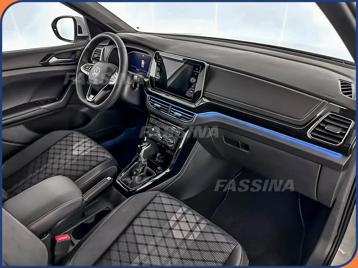 Volkswagen T-Cross nuova a Milano (13)